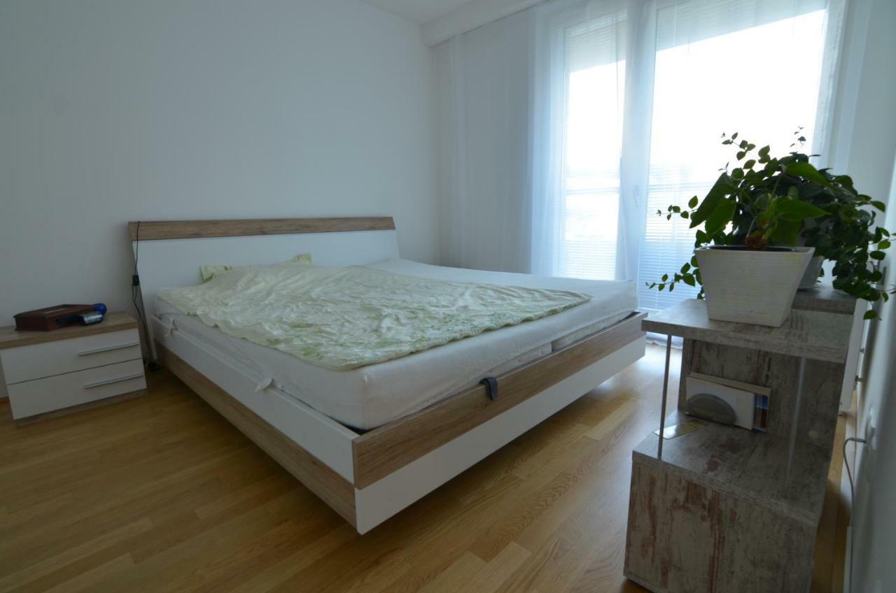 Apartment With Parking On Premise เวียนนา ภายนอก รูปภาพ