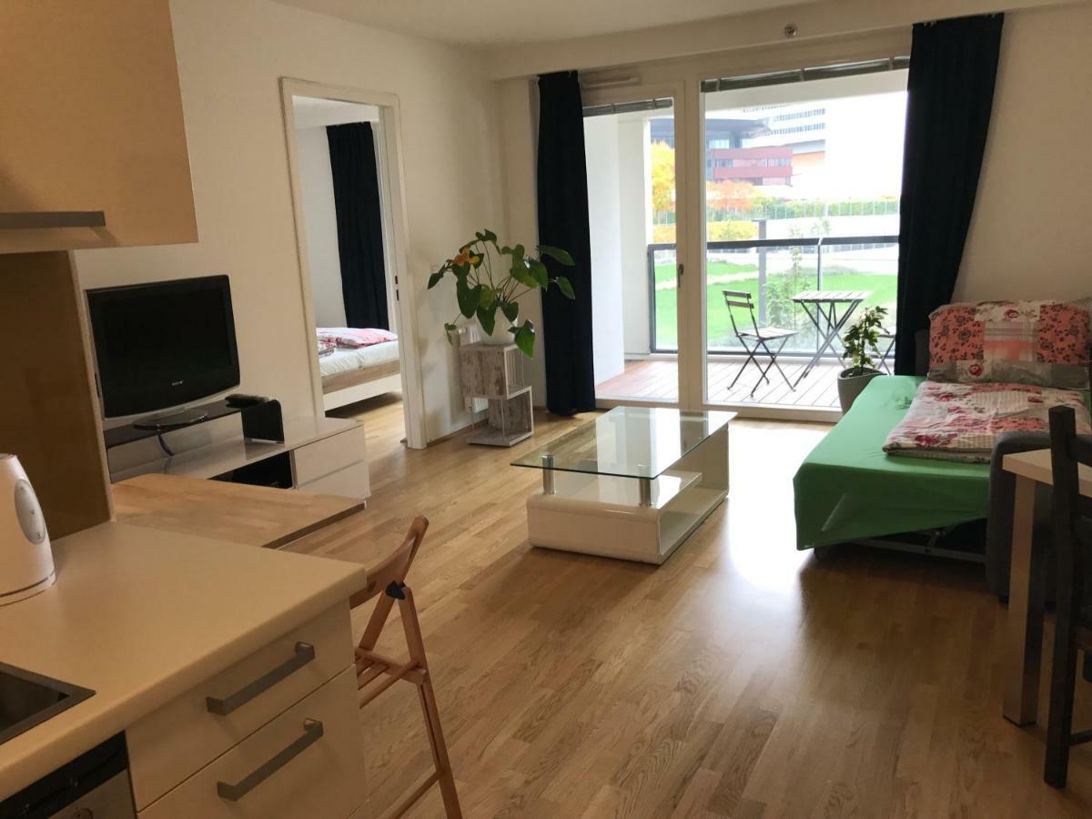 Apartment With Parking On Premise เวียนนา ภายนอก รูปภาพ