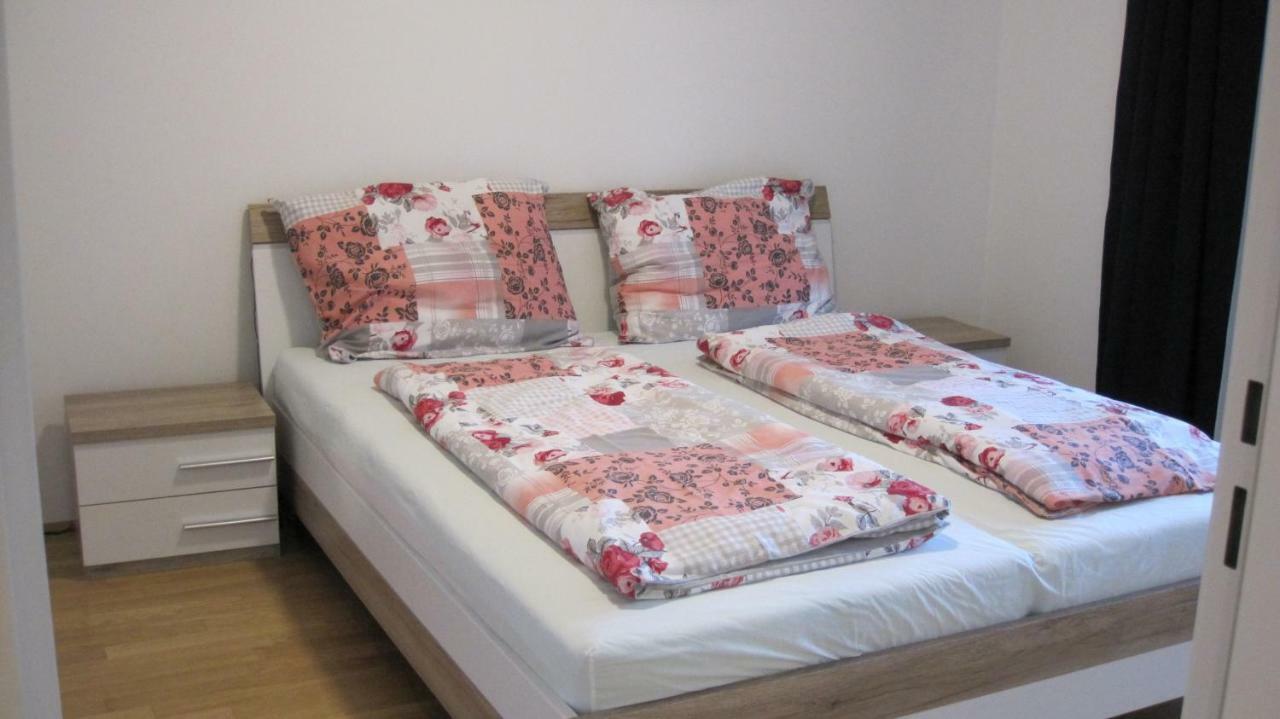 Apartment With Parking On Premise เวียนนา ภายนอก รูปภาพ