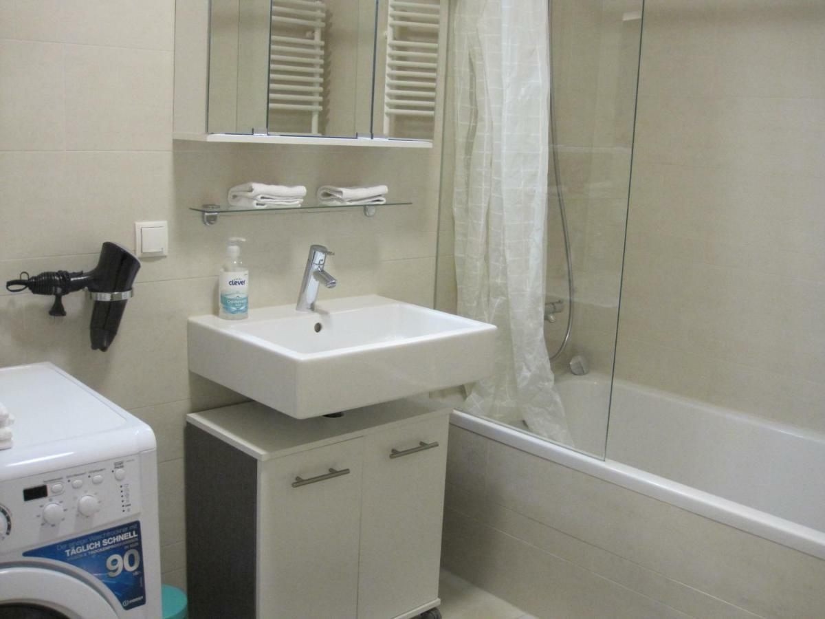 Apartment With Parking On Premise เวียนนา ภายนอก รูปภาพ